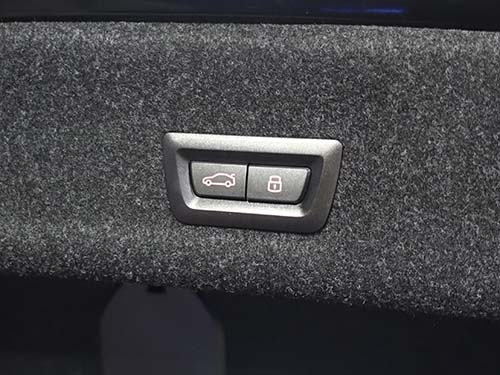 BMW 3シリーズ G20 電動トランク後付装着