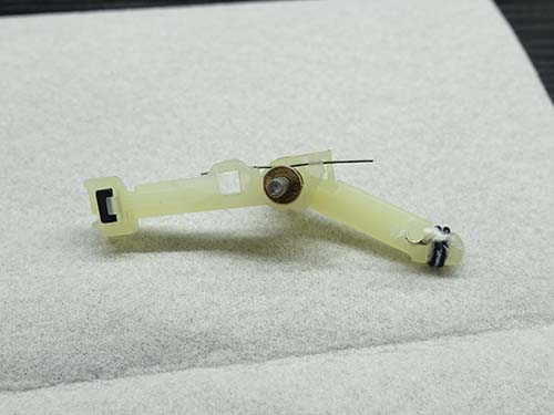 内部の破損・変形した金属バネのみを交換で短時間・低コストでの修理が可能