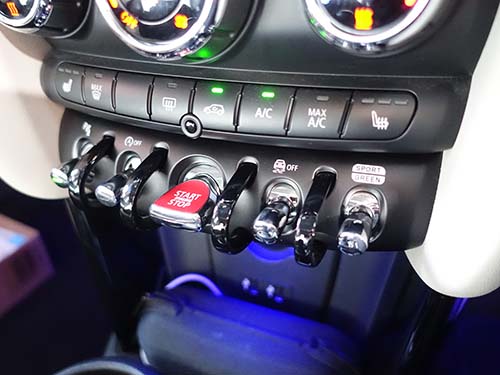 トグルスイッチ仕様のドライビングモード