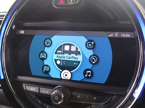 MINIクラブマン アップルカープレイ有効化