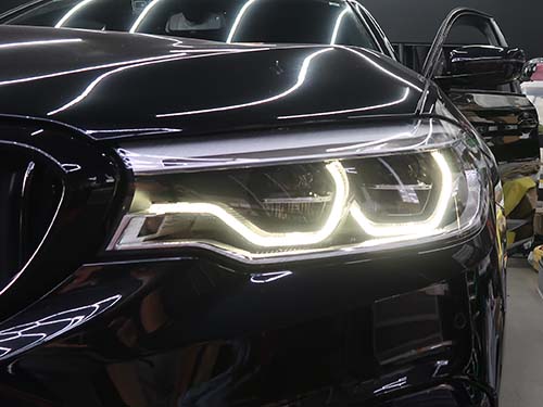 助手席側のデイライトは現時点では正常発光していました