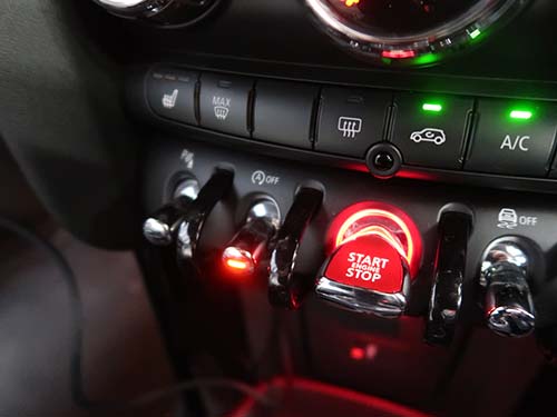 エンジン始動時にアイドリングストップのオフ設定