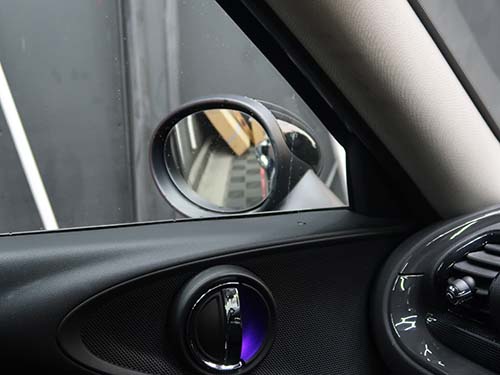 後退時の助手席ドアミラー下降角度変更(浅め)