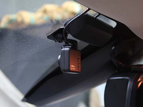 BMW F46 デジタルミラードラレコ装着