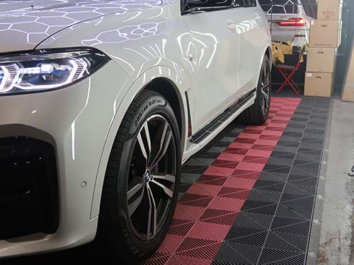 BMW X7 G07 アルミニウムランニングボード装着