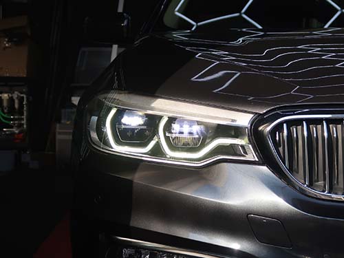 ライコウではアクリルリペア+純正LED交換で修理可能