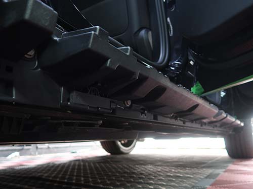 体重をしっかり預けられる実用性の高い純正アップグレード