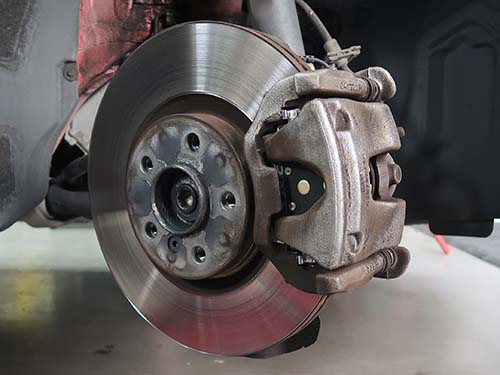 MINI クロスオーバー F60 低ダストブレーキパッドへ交換