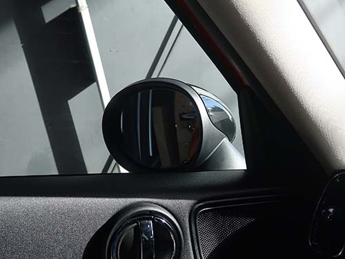 後退時の助手席ドアミラー下降角度変更(浅め)