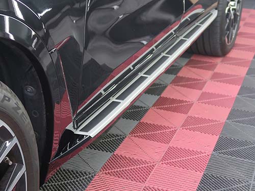 BMW X7 アルミニウムランニングボード装着