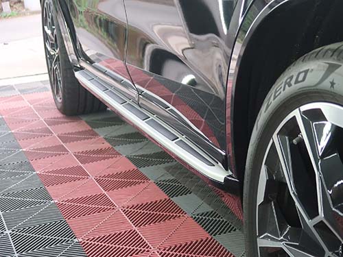 BMW X7 アルミニウムランニングボード装着