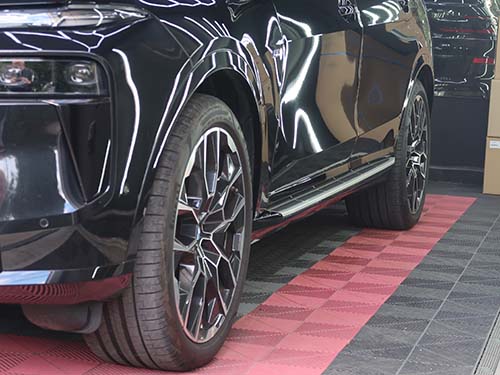 BMW X7(G07)LCIへ純正アルミニウムランニングボードを後付装着