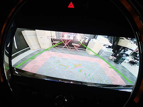 MINI F56へのバックカメラ後付装着