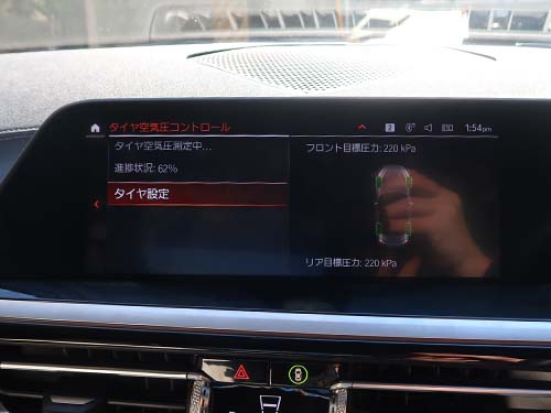 センサーが空気圧とタイヤ温度を直接計測し車両へ送信