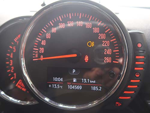 リアフォグライト不点灯はスイッチの接触不良