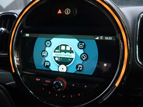 ミニ クロスオーバー(F60) クーパーD CarPlay有効化