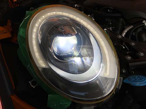 ヘッドライトレンズリペアで透明感を復活