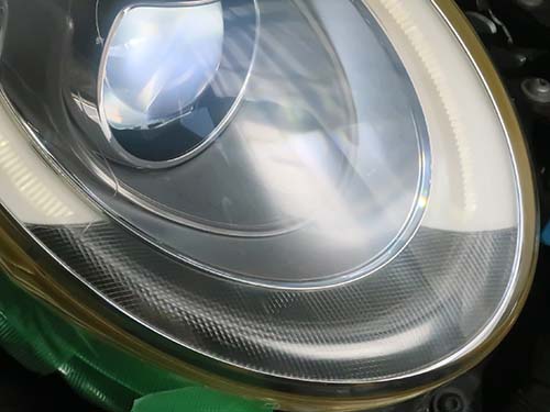 ヘッドライトレンズリペアで透明感を復活