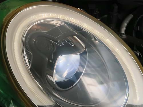 ヘッドライトレンズリペアで透明感を復活