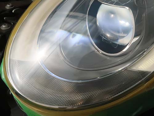 ヘッドライトレンズリペアで透明感を復活