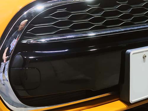 フロントフェイスが引き締まり、車全体の印象が確実に若返り