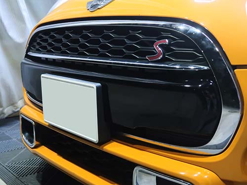 フロントフェイスが引き締まり、車全体の印象が確実に若返り