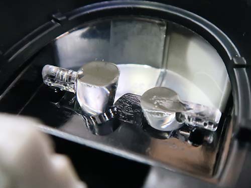 焼損が深刻だったため、切削量が多くなり、導光面とLEDとの距離が通常より広がっています