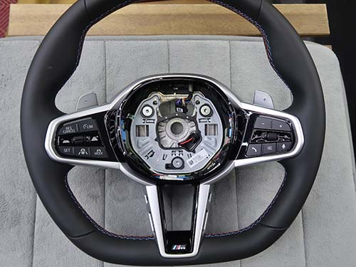 BMW純正パドルシフトは内部がバネ構造