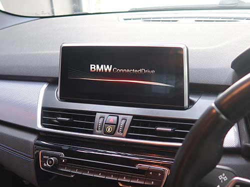 BMW 2シリーズグランツアラー F46 ナビ再起動繰り返す不具合