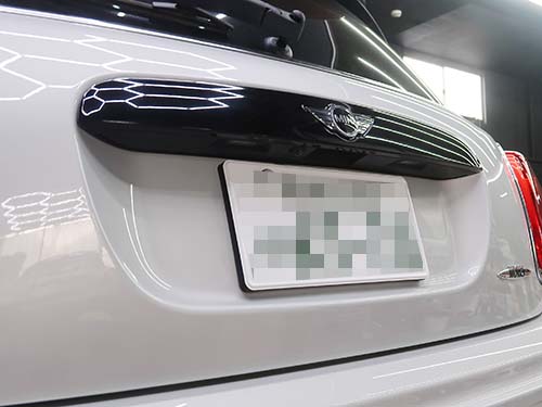 MINI F56 JCW バックカメラ装着