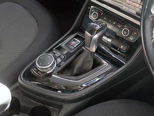 BMW 2シリーズアクティブツアラー（F45）「車両動き出し注意」警告の修理作業