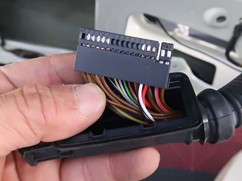 クラブマン（F54）ならではの“リアカメラ配線”へのこだわり