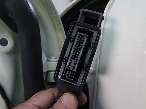 クラブマン（F54）ならではの“リアカメラ配線”へのこだわり