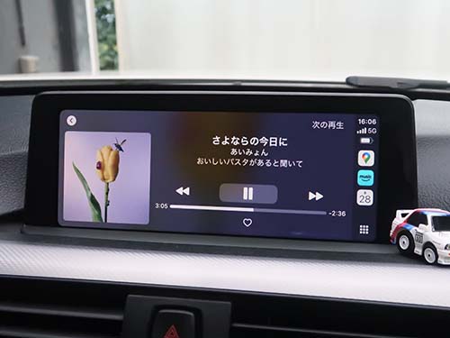 カープレイの映像は純正ディスプレイへフルスクリーン表示