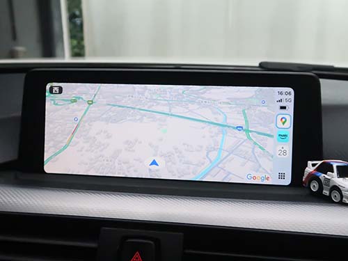 カープレイの映像は純正ディスプレイへフルスクリーン表示