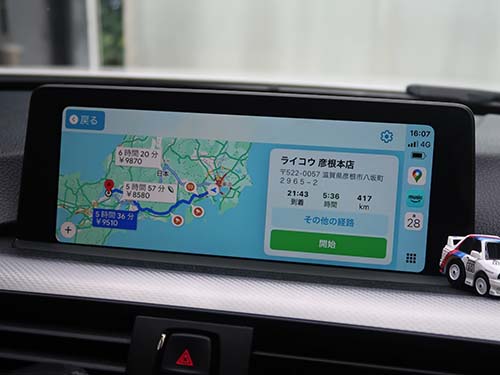 純正マイクを使用した音声操作（Siri）に対応