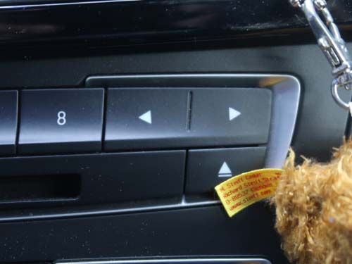  iDriveコントローラーやステアリングスイッチ操作で制御