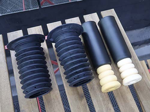 ミニ クラブマン F54 バンプラバー&ダストブーツ交換して足回りリフレッシュ