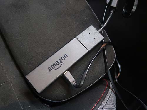 Amazon Fire TV Stick を接続