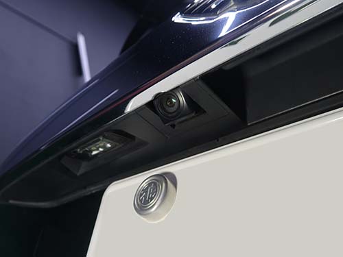 社外バックカメラが装着されている