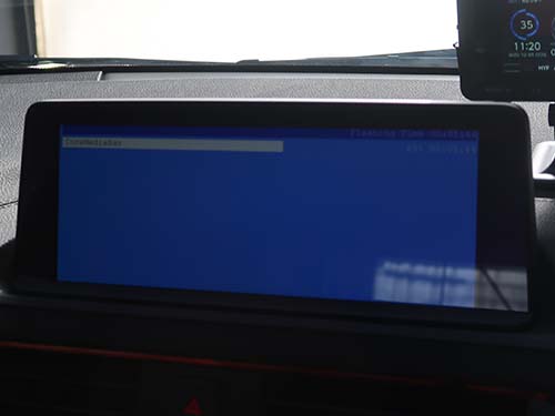急遽、ヘッドユニットをプログラミング施工してHMIバージョンを更新。