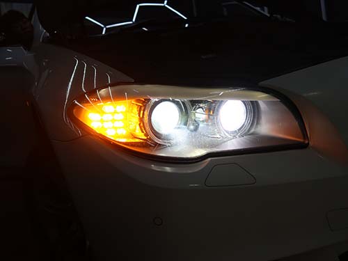 右側ヘッドライト単体で動作確認|コーナーリングライト点灯