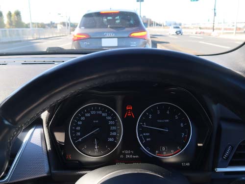 設定した速度範囲内で車間距離を自動調整しながら走行をサポートする先進運転支援機能