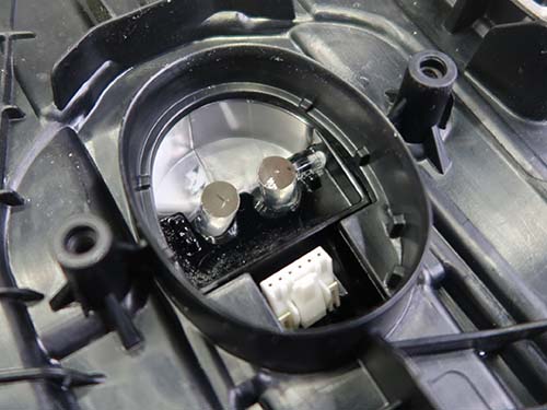 導光面を平滑かつ光沢のある状態へ研磨・仕上げ