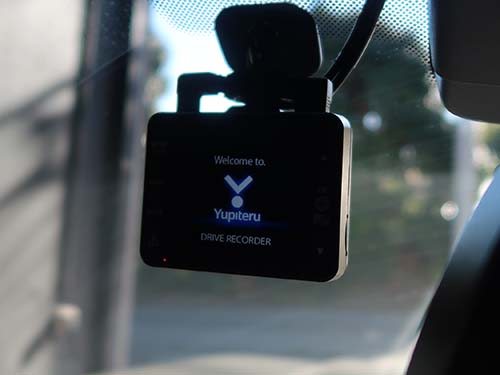 エンジン始動と同時に起動