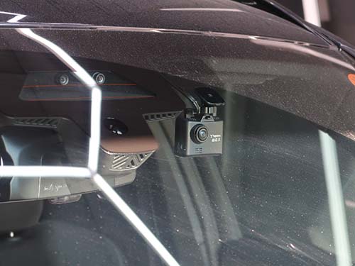 BMW X1 U11 ドライブレコーダー取付