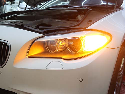 BMW 5シリーズツーリング F11 左ヘッドライトのウインカー点灯復活