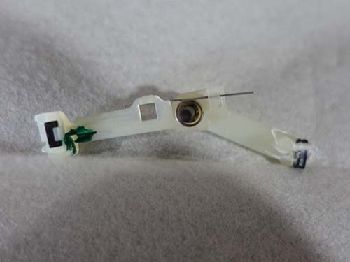 破損したバネを新品バネへ交換