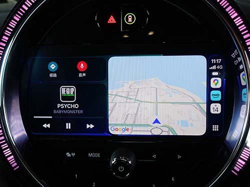 LCI2モデルでは、標準でフルスクリーン表示にも対応