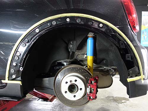 リアインナーフェンダーの一部カット加工